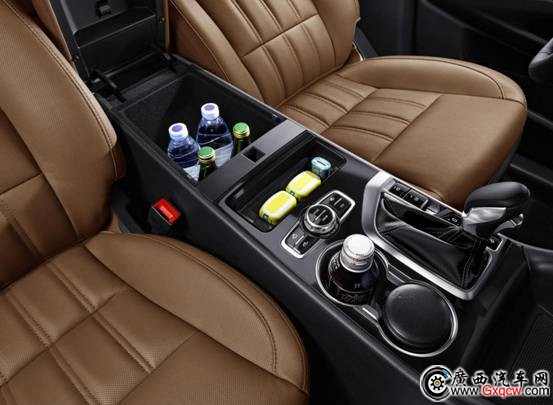 1502853889993692.jpg 前排中儲(chǔ)物